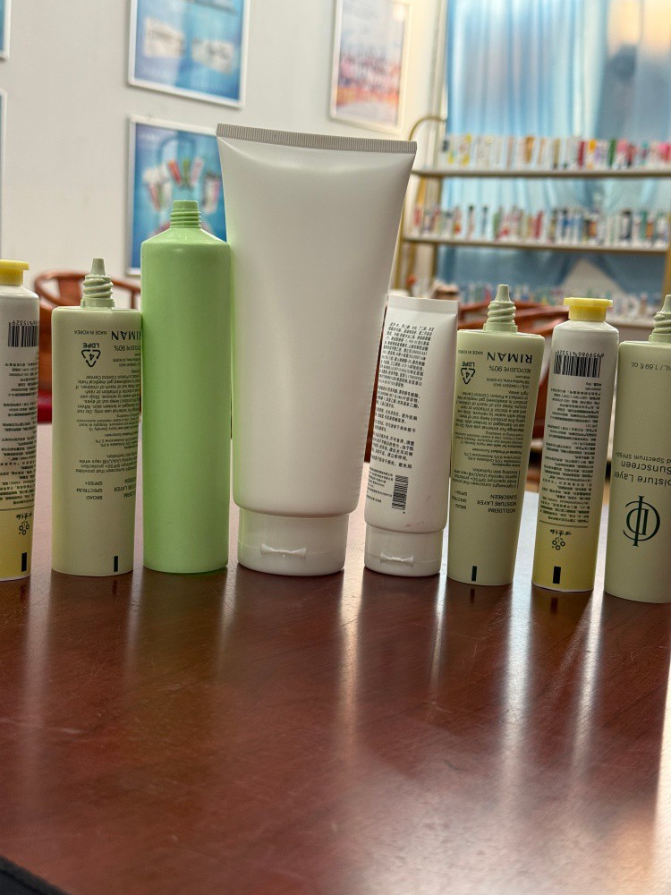 Face cream tube Face cream tube